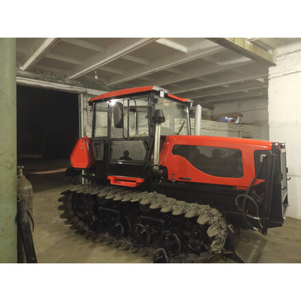 Трактор ВТГ-100