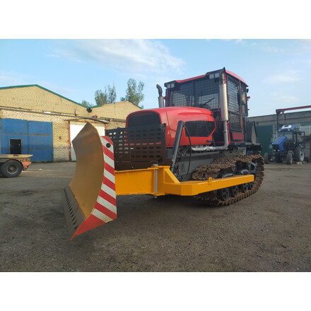 Трактор ВТ-180